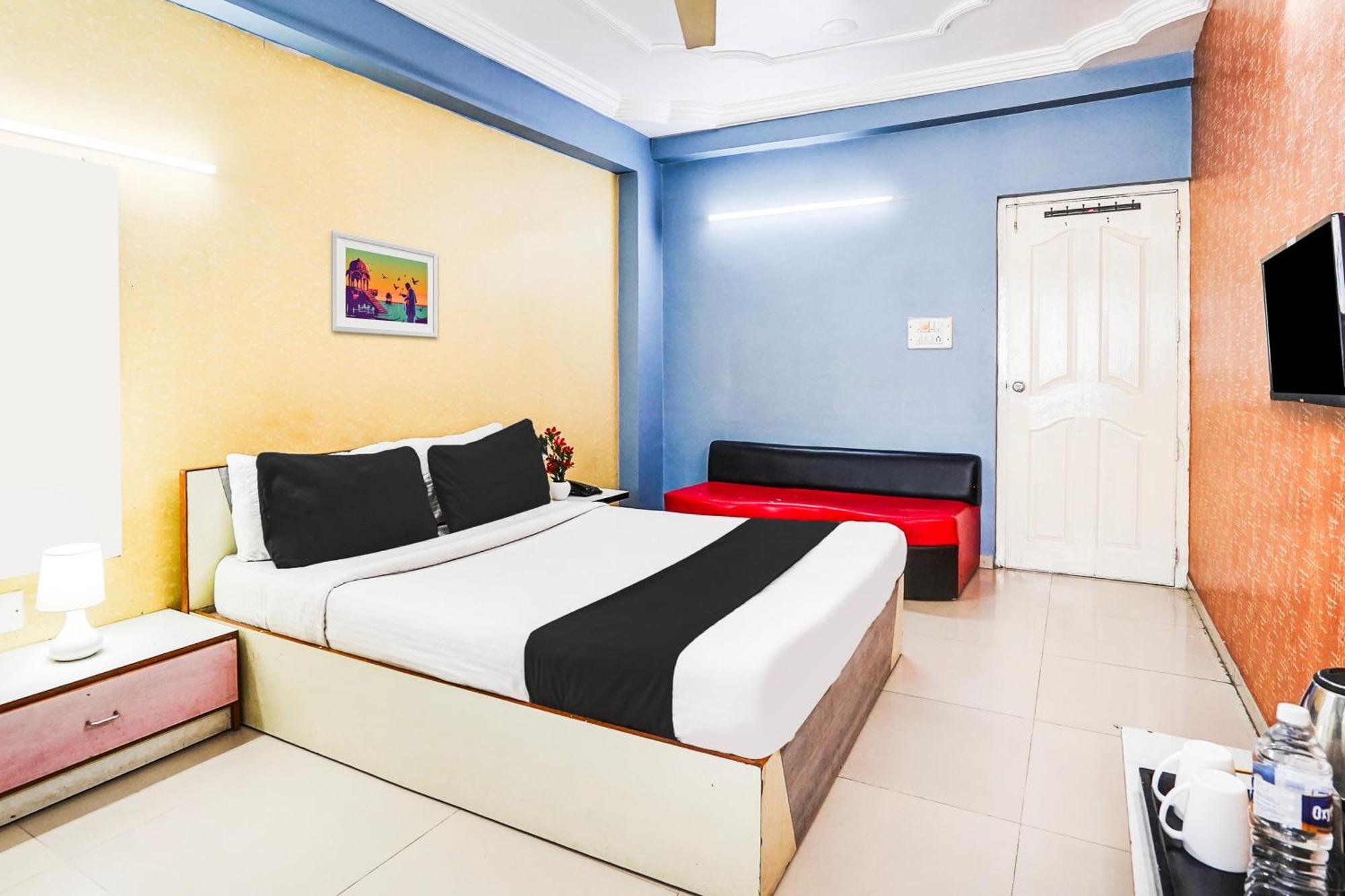 Hotel O Vibrant Residency Ахмедабад Экстерьер фото