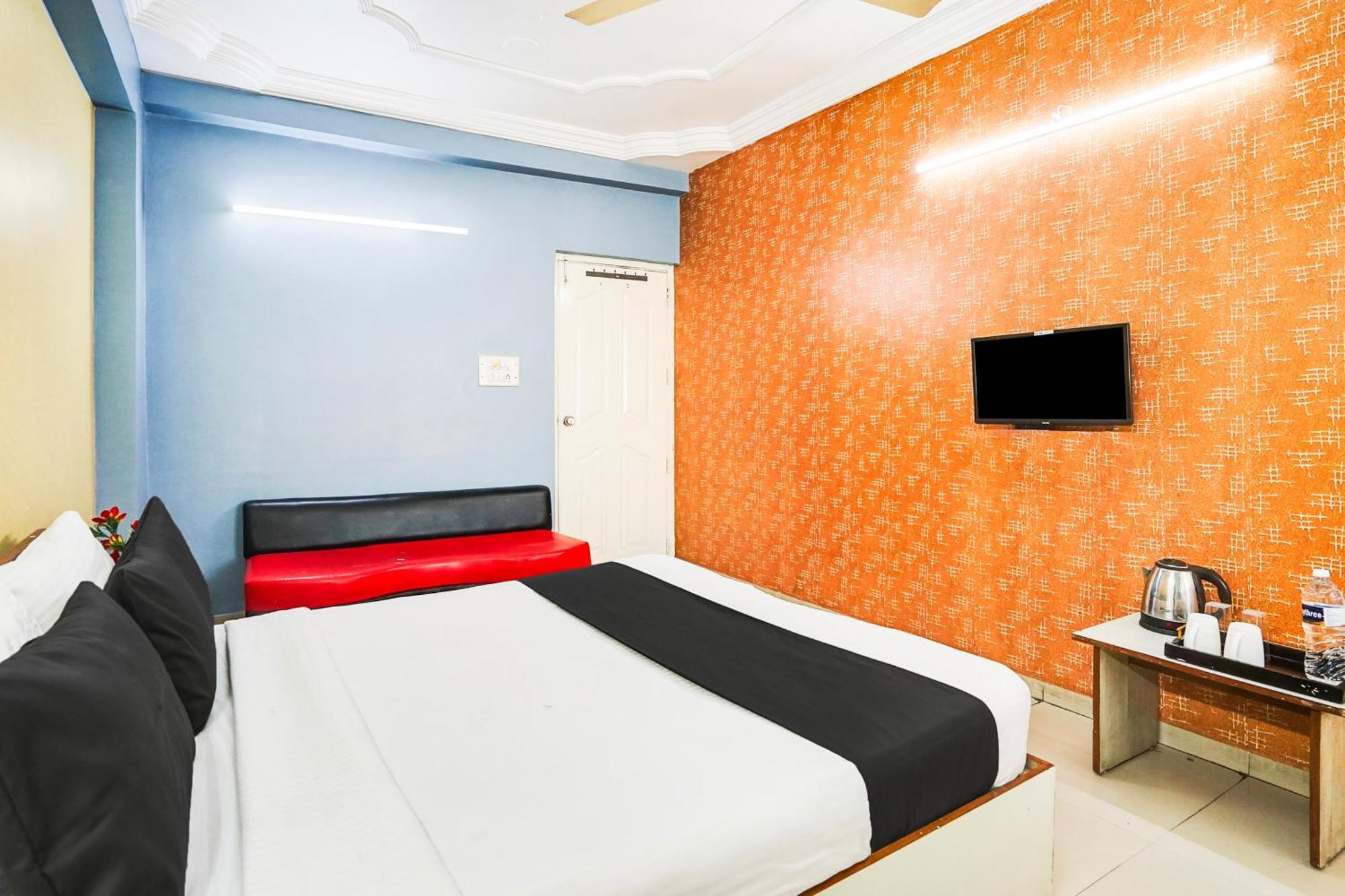 Hotel O Vibrant Residency Ахмедабад Экстерьер фото