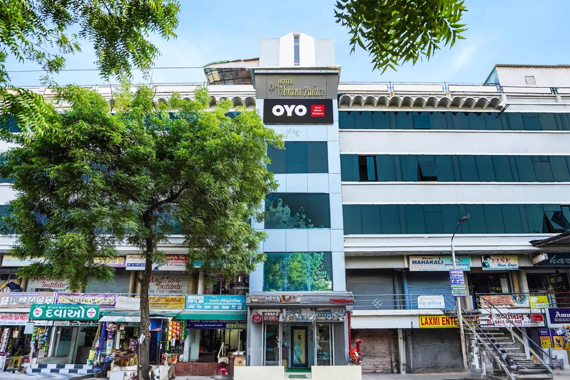 Hotel O Vibrant Residency Ахмедабад Экстерьер фото